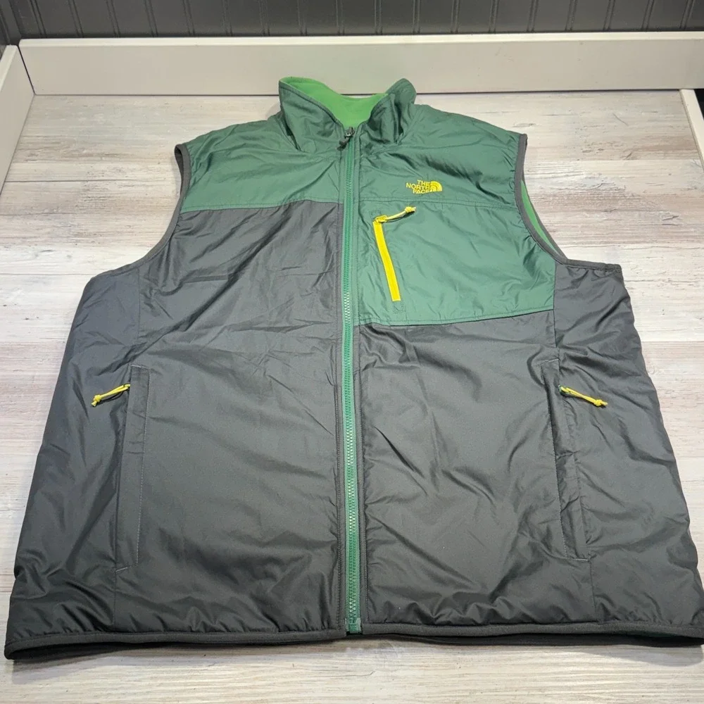 The North Face Reversible Vest Men XL Green Black Full Zip Fleece Nylon Outdoor